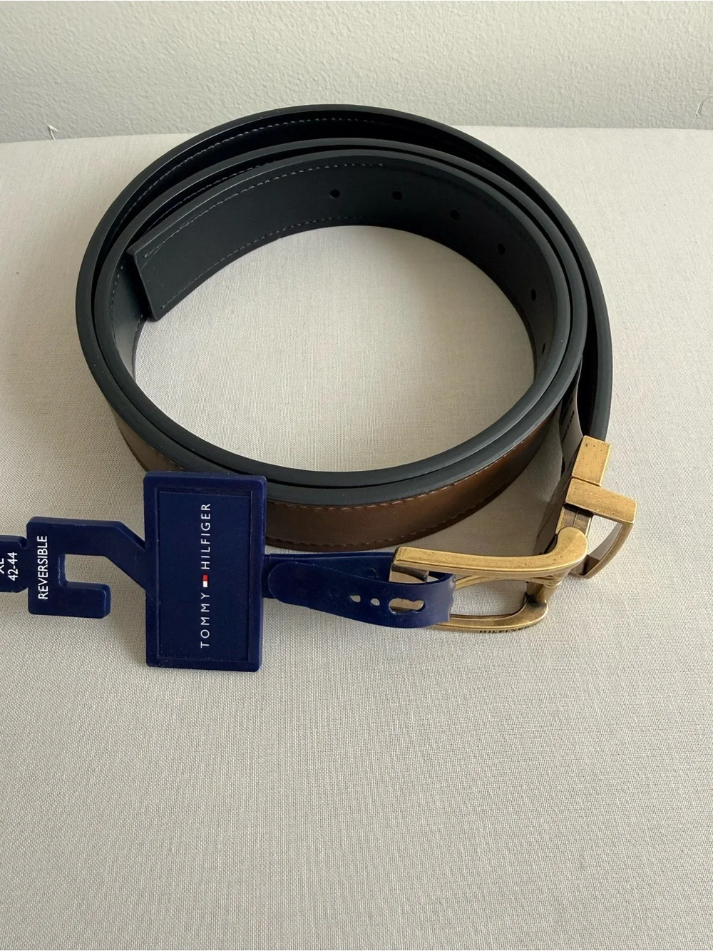 Tommy Hilfiger brown/black leather belt with gold buckle, size XL (42-44)